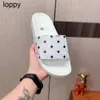 Новые 24SS Summer Designer Slippers Роскошные женщины мужские сандалии кожа плос