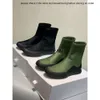 Las zapatillas de fila 2023 NUEVO LA RODA BOTAS DE SELO DE LOS SIGURAS DE SEDIA PARA MIEMBRES Minimalista Comfort versátil Cabeza redonda delgada botas martin de alta calidad de alta calidad