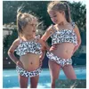 Endelar 2024 Barn One Pieces SwimeWear Summer Fashion Girls White Leopard Print Baddräkt Lägg till huvudduk Tvådelar Barn Bär Otj8g