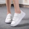 Scarpe casual da donna alla moda coppia piatta sneaker folle traspirante studente adolescente bianco tenis femminino