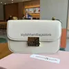 صليب الجسم Mujia tofu حقيبة جديدة عصا عصرية الحد الأدنى الجلود الصغيرة مربعة واحدة كتف الكتف Crossbody Womens H240403