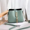 Schoudertassen Verkoop van merk Women 2024 Fashion Ladies One-Shoulder Messenger Bag Trend All-match Elegant dames casual handtas