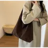 Tela de gamuza retro para mujeres bolsas de bolsas a la altura de la axila de cuero suave de cuero suave bolso de compras portátiles 240329