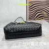 Кожаная тотация Bottegeneta Andiamo Bags Ohlesale 2024 Новые подлинные кожаные женские мешки от производителей ручной работы в Европе и американских F имеют логотип HB08HA