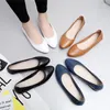 Случайные туфли Muyang Ballet Flats 2024 Подлинная кожаная плоская женщина.