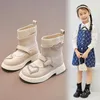 Scarpe da passeggio Ragazze Stivali da neve in pelle stile britannico 2024 Autunno inverno Sneakers casual Punta tonda Moda per bambini Caviglia con zip laterale