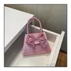 Netizen gleicher Stil Flash Diamant Trapezoidal Bug Handtasche Helle diagonale Straddle -Tasche Kleine 2024 Frühlings Sommer Neue Edition 240403