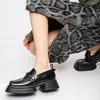 Casual schoenen 2024 Mary Jane Women met dikke zool JK Britse stijl zwart met hoge hakken klein lederen vierkant teen hiel loafers