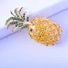 Broches Personnalité créative Ananas Brooch Fruit Series Corsage Inlaid Zircon Women's Bijoux en gros accessoires de vêtements