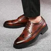 Chaussures décontractées Mode Brown Mens Robe Designer Italian Leather Men de luxe Business Oxford Brogues pour moccasin