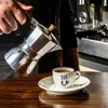 Koffiezetapparaten enkele klep achthoekige koffiepot aluminium moka pot extractie voor het Italiaans koffiezetapparaat met anti-gescheiden houtgreep 150/300 ml y240403