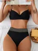 Swimswear féminin Femmes Sexy Bikini Femmes Black Two Pieces Swimwear Bath Bathing Fssue Swimsuit Summer Beach Sexy Bikini Set Solid Swimming Costume Y240402