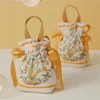 Geschenkwikkeling 2024 Retro Flower Handheld Candy Tags Huwelijksgeschenken Pakpakket Portable Drawstring Opslag Groothandel