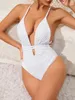 Swimwear femminile bianco White One Piece Swimsuit Solid V Neck Wrap Arround Out Tumum Control Abitutto da bagno Monokini senza schienale 2024