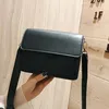 Сумки для плеча дамы кожаная квадратная сумка 2024 модная мода Simple One Messenger Port Style ins retro маленький