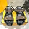 Kobiety luksusowe sandały designerskie kapcie marki slajdy Summer na plaży kolorowy płótno litera anatomiczna czarna skórzana skóra kobieta na zewnątrz swobodne klapki szum 35-42