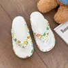 Pantoufles, tongs blancs glisse à l'extérieur de la plate-forme mignonne sandales épaisses chaussures roses pour femmes 2024 kawaii femme sur la plage d'été f i