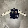 Koreanska modemän korsar broderi baseball uniform jacka casual streetwear lös bomber jacka män moderockar topp 240325