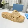 Italie Designer Platform Sandals Femmes Mules Raffiah Paille Plaies Triangle tissée Sandale Sandale Chunky Slide Beige Classic Slip on Slipper Flatform Sfrots