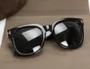 Top Qualtiy Wholesale-New Fashion 211 Lunettes de soleil pour l'homme Femme Erika Gérose des lunettes de soleil Sun Glasses avec 7071833