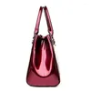 Sac 2024 Patent en cuir de haute qualité Tote de luxe Simple Color Color Stone Modèle Messager Messenger pour femmes