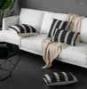 枕ノルディックブラックホワイトジャキュードカバーフィッシュボーンホームデコレーション幾何装飾枕ケース30x50/45x 45/50x50cm