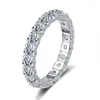 Klusterringar 2,5ct D Färg Moissanite Ring för kvinna Bröllopsmycken med GRA PT950 Sterling Sliver Plated White Gold Band
