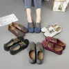Sapatos casuais tamanho grande 35-44 mocassins de luxo para mulheres lactas de verão up apartamentos de couro macio mocassins Ladies Loafer 2024