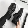 Scarpe casual uomini vera pelle derby derby vintage quadrata maschio lace up abito per la piattaforma nero calzature business nozze