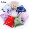 Подарочная упаковка STOBAG 5PCS Китайская хлопчатобумажная шнурки для шлепок ткани цветы ювелирные украшения упаковка для хранения карманные карманные мешочки портативные