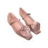 Chaussures décontractées Fashion Flower ballet danse femme en daims d'été 2024 robe élégante tendance carrée orteil peu profond zapatos mujer