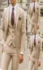 Khaki Groom Wedding Tuxedos 3ピースメンズパンツスーツブリティッシュソイルドカラープロムパーティーブレザーコートジャケット投資パンツ7391500