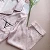 Ana Giyim Pembe Yay Baskı Pijamaları Set Nightwear 2pcs Saten Kadın Giysileri Uzun Kollu Pijama Pok Femme Pour Femme Sıradan Loungewear Placie