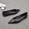 Sapatos casuais solo solo trabalho mulheres preto versátil plana office pontiaguda superficial slip de tamanho grande de tamanho grande leve