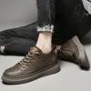 Casual Shoes Men Sneakers Sport äkta läder 6 cm Höjande hisshöjd Ökning våren