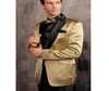 Gold Wedding Groomsmen Tuxedos för brudgummen Wear 2018 Två bit One Button Custom Made Peaked Lapel Evening Prom Men Suits Black Pant5945869