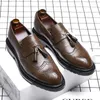 Casual schoenen mannelijke puntige loafers kwast dikke bodem mode originele mannen formele club trouwfeest luxe ontwerper