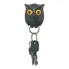 1pcs Nachteule Schwarz weiß brauner Magnetwandschlüsselhalter Magnete Halten Sie den Schlüsselkleiderhügel Hanging -Schlüssel. Es öffnet die Augen.