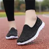 Повседневная обувь Spring Women Sperial Lightwight Flats Air Mesh Работает комфортно для прогулок по кроссовкам женский проскальзывание ежедневных лоферов