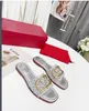 2024 Spring Damskie Kapcie Sandale Nowe płaskie dolne dekoracyjne sandały sandały projektanty Slajdy moda wszechstronna lithi wzór pantofera 50 kolorów