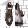 Casual schoenen mannelijke puntige loafers kwast dikke bodem mode originele mannen formele club trouwfeest luxe ontwerper