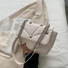 Umhängetaschen grün klein PU Leder Crossbody für Frauen 2024 Hit Winter Niet Designer Luxuskettenhandtaschen und Geldbörsen