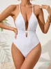 Swimwear femminile bianco White One Piece Swimsuit Solid V Neck Wrap Arround Out Tumum Control Abitutto da bagno Monokini senza schienale 2024