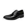 Casual schoenen Spring Italië Loafers Men Lace Up Flat Leather Office voor Party Big Size: 38-48