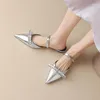 Casual Shoes 2024Silver Leather Women Flats Sexig spetsig tå utanför espadrilles Rhinestone Bowknot Lady Mules Black Suede Moccasins