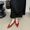 Casual schoenen Suojialun 2024 Spring vrouwen platte mode ondiepe slip op dames elegante ballerina's puntige teen jurk enkele schoen