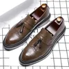 Casual schoenen mannelijke puntige loafers kwast dikke bodem mode originele mannen formele club trouwfeest luxe ontwerper