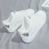Chaussures décontractées femme blanche 2024 printemps baskets confortables Femmes Breatte à lacets Flower Zapatillas Mujer