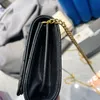 Luxurys Designer Quilted June Box Crossbody Body Tottes Denim Totes Lady Handbag Satchel Trunk Sacs Fashion Womens Mens Black Claking Make Up en cuir authentique