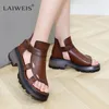 Dress Shoes Romeinse stijl sandalen vrouwen comfortabele hellende hakken voor vrouwen retro dikke rockende sandalen mode zwart bruine sandalia's